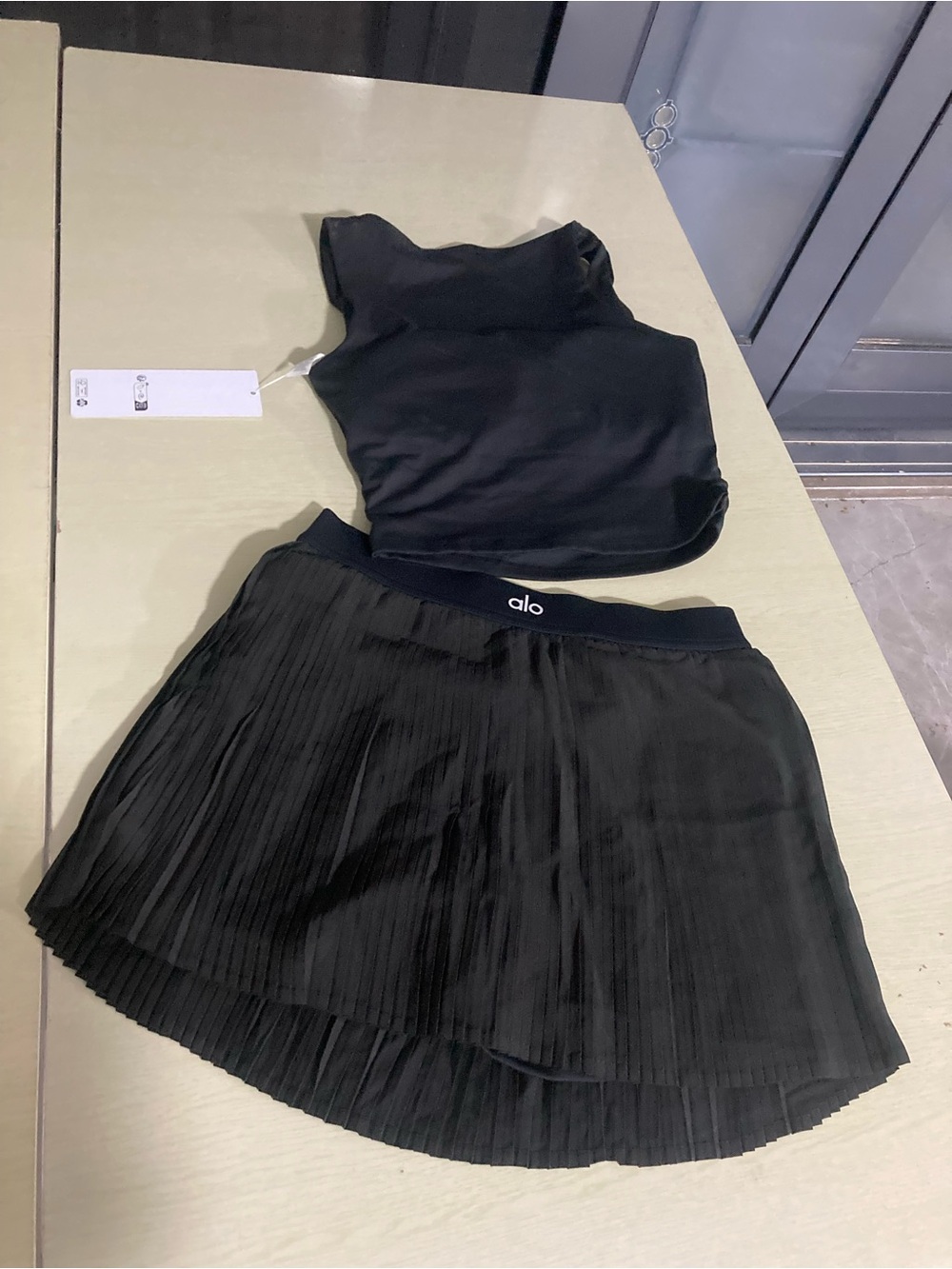 ALO Yoga Black Pleated Midi Skirt - Picture 2 of 5
